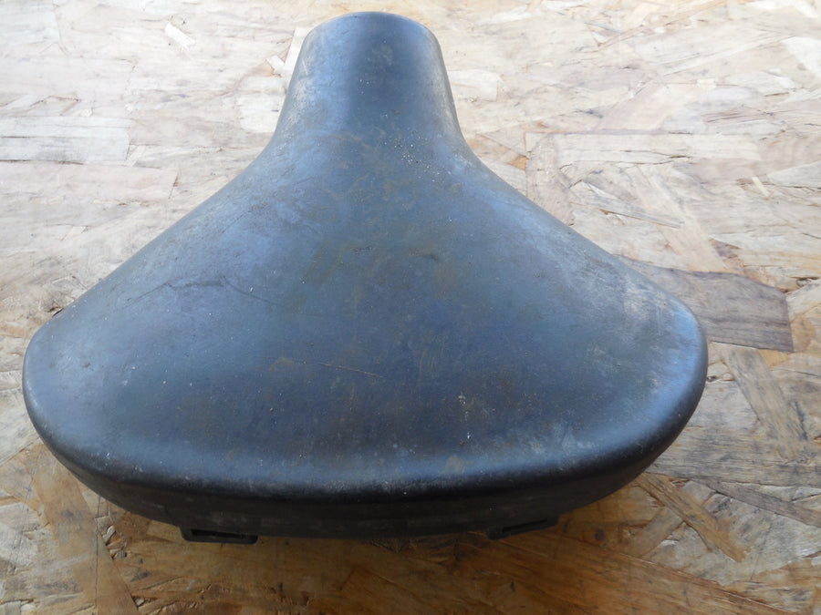 dessus  de selle  peugeot 103
