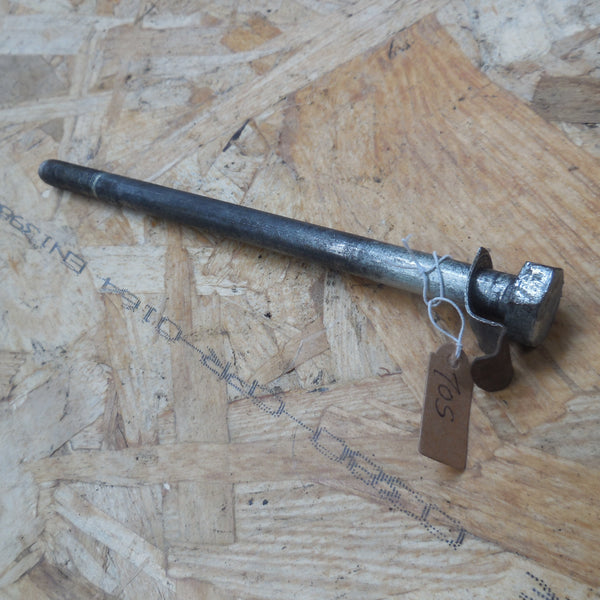axe de fixation  moteur peugeot  105