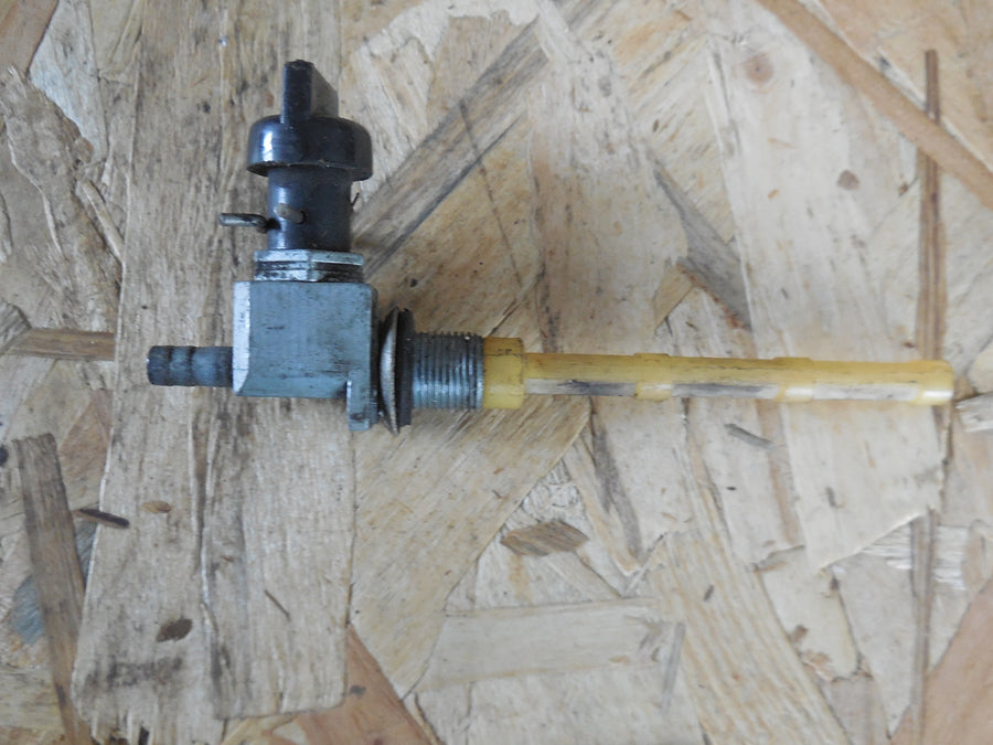 robinet réservoir mobylette  motobecane  peugeot