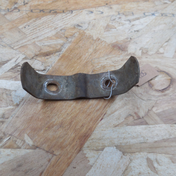 patte de fixation garde boue arrière  peugeot  105