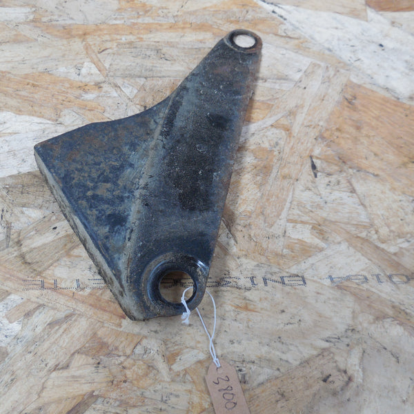 patte de fixation moteur 2200 /3800