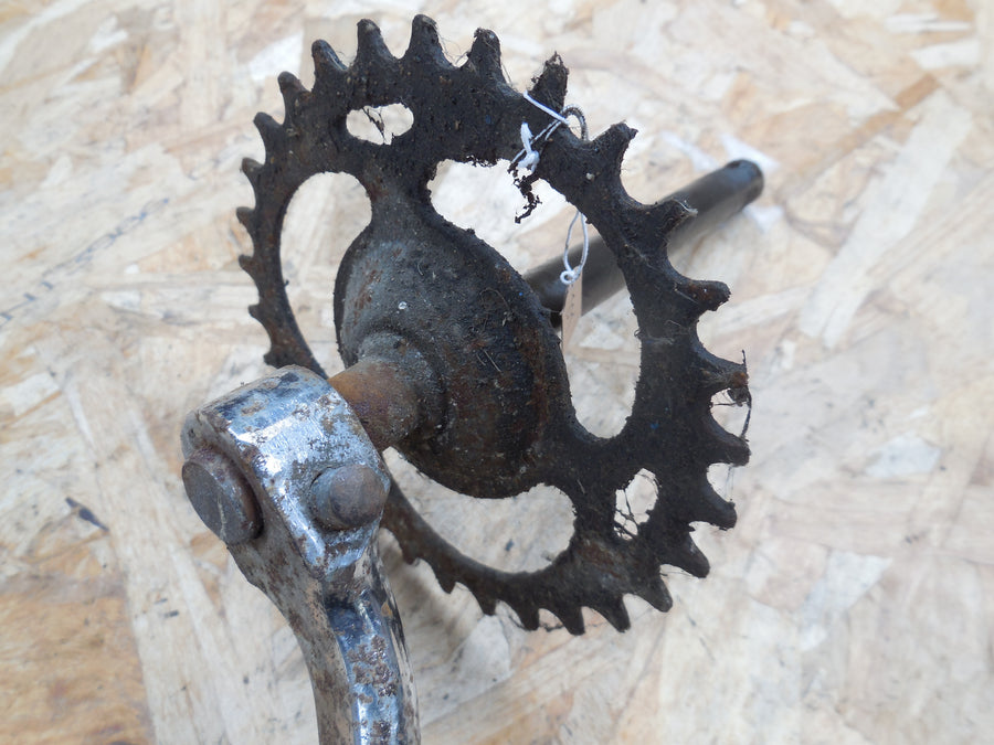 axe de pedalier  peugeot 101 / 102