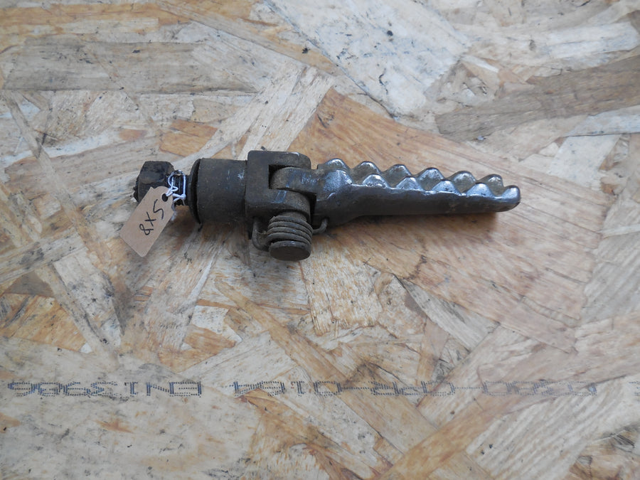 cale pied peugeot sx 8