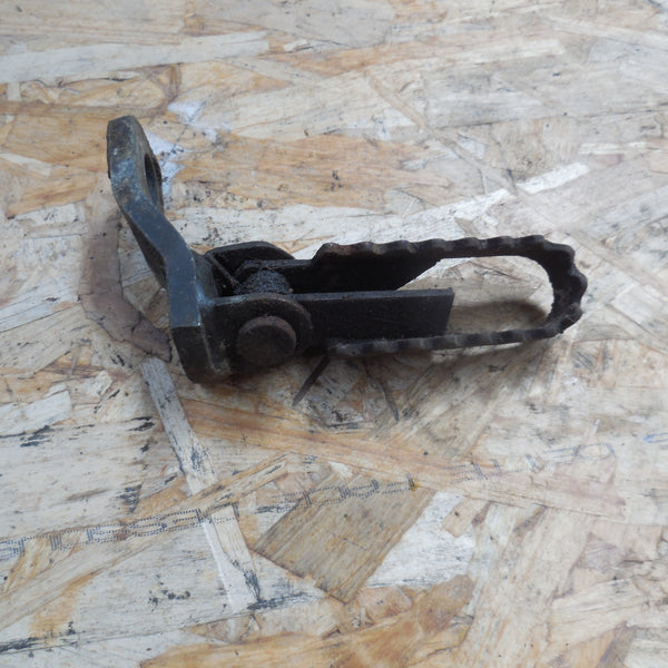 cale pied peugeot  sx  8