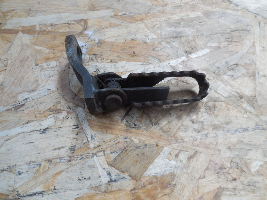 cale pied peugeot  sx  8