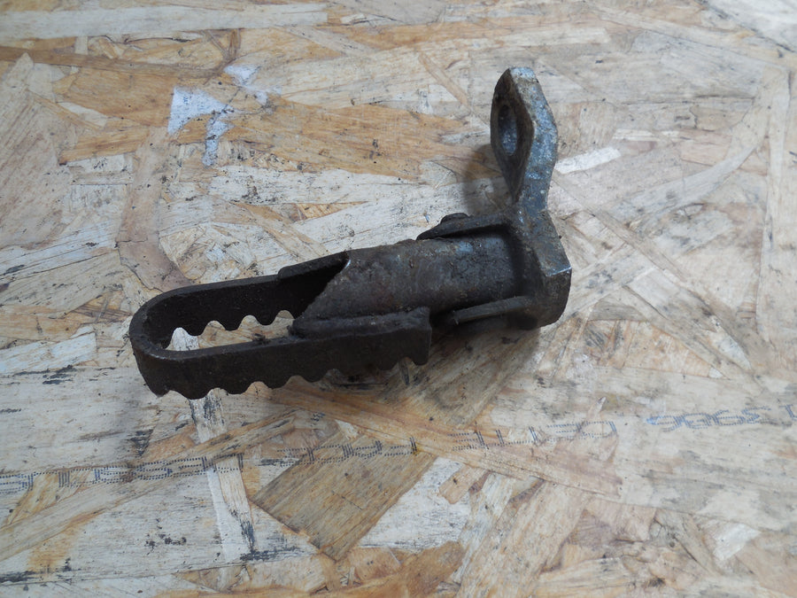 cale pied peugeot  sx  8