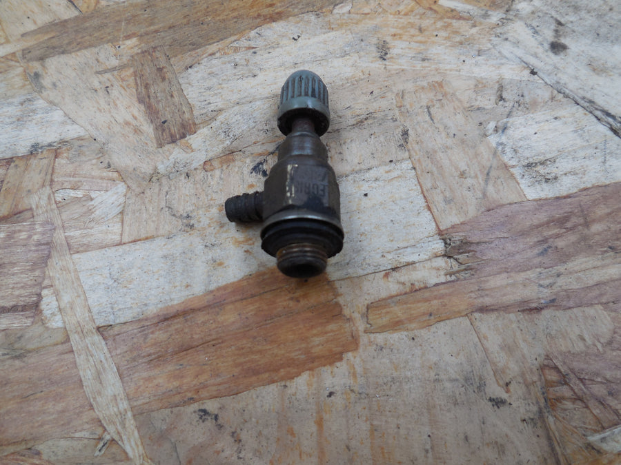 ancien robinet de reservoir  motoconfort