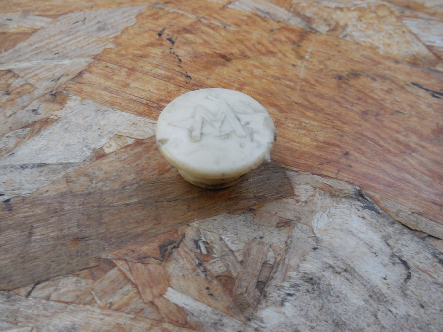 cache bouchon motobecane