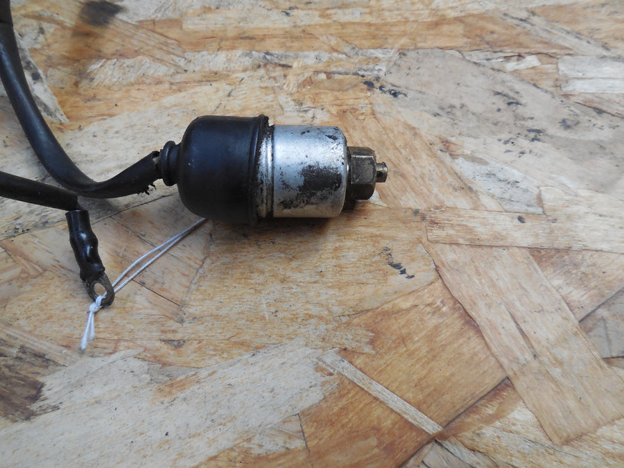 contacteur  de stop  peugeot sx 8