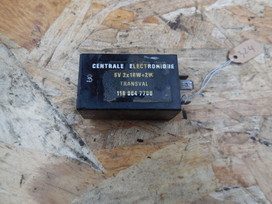 CENTRALE clignotant  peugeot sx 8