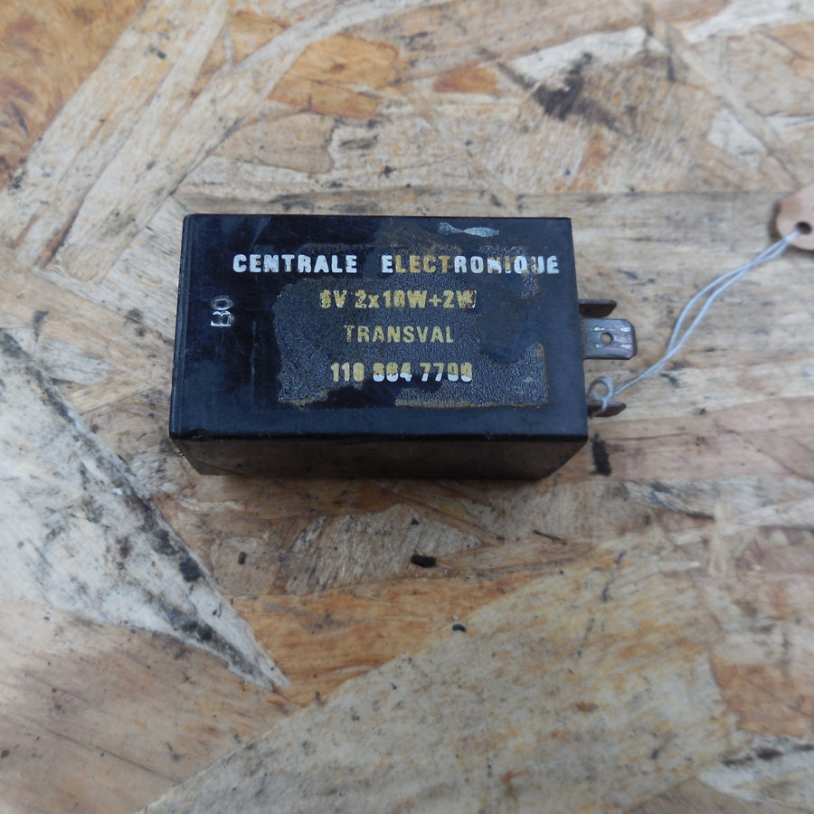 CENTRALE clignotant  peugeot sx 8