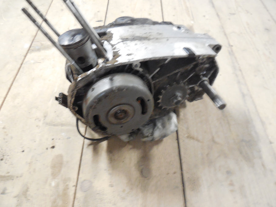 bas moteur peugeot sx 8