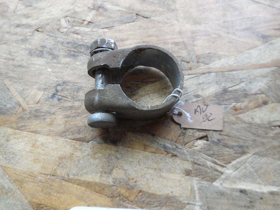 collier de fixation selle mobylette av 92