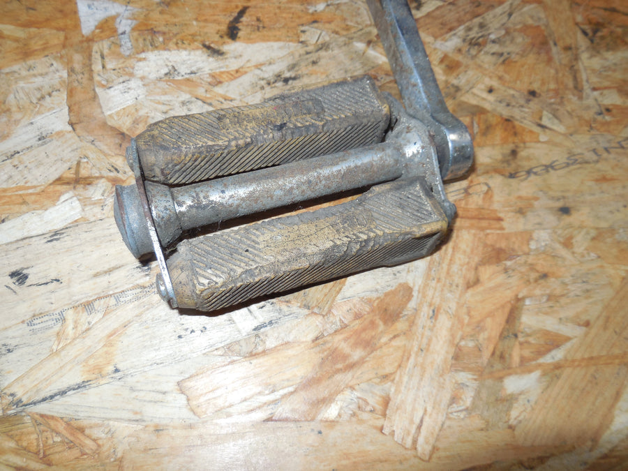 pédale / axe de pédalier solex