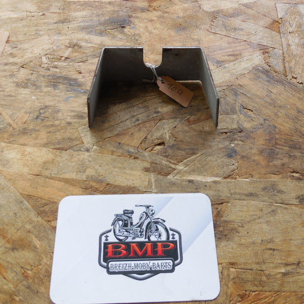 patte de fixation peugeot  104