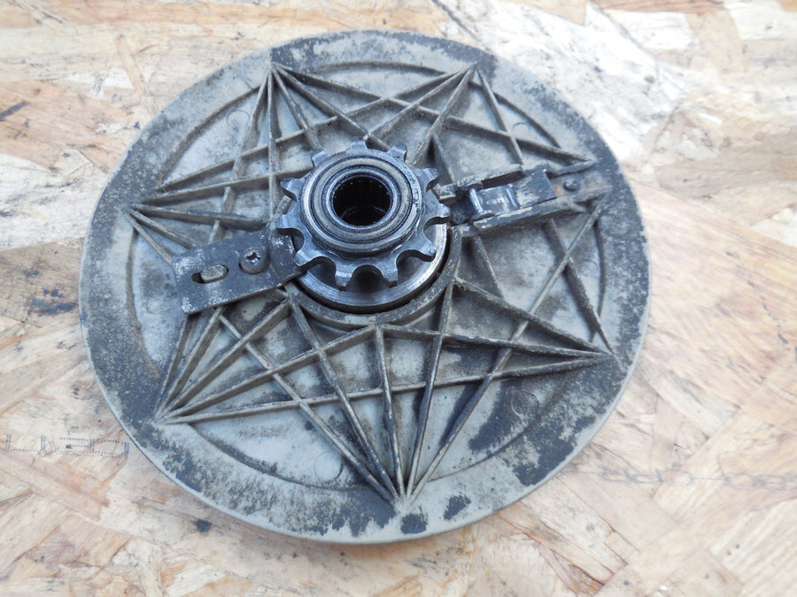 poulie /plateau peugeot  101 /102