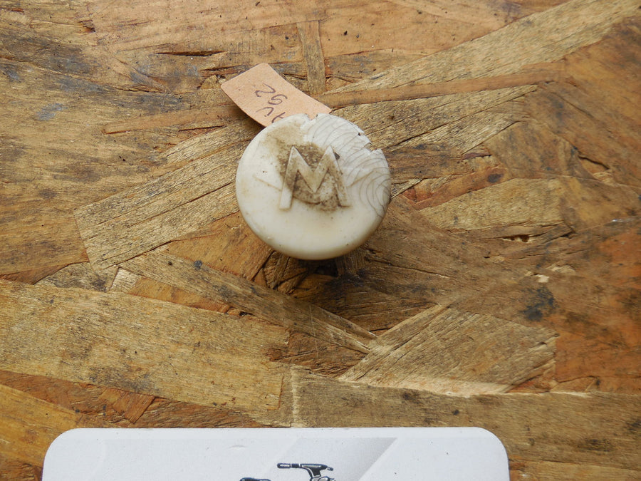 cache / bouchon motobécane  av 92