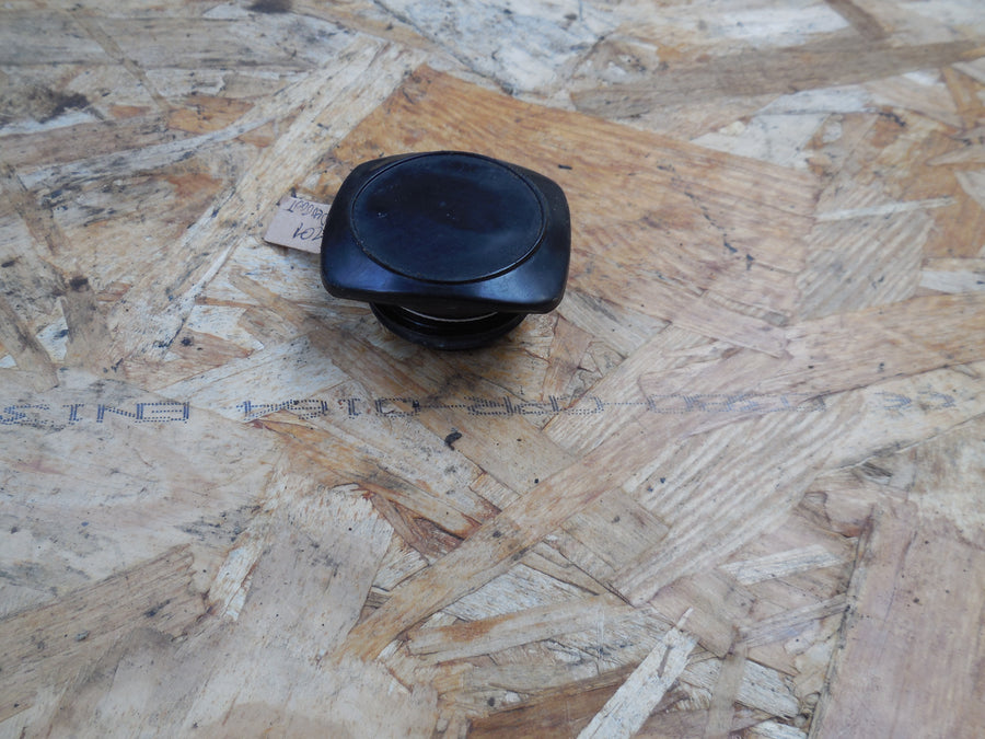 bouchon réservoir peugeot  101