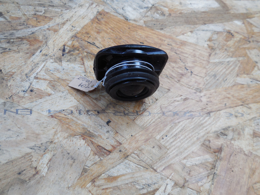 bouchon réservoir peugeot  101