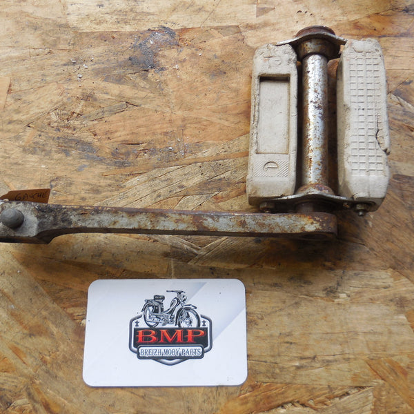 pédale mobylette motobécane  av  32
