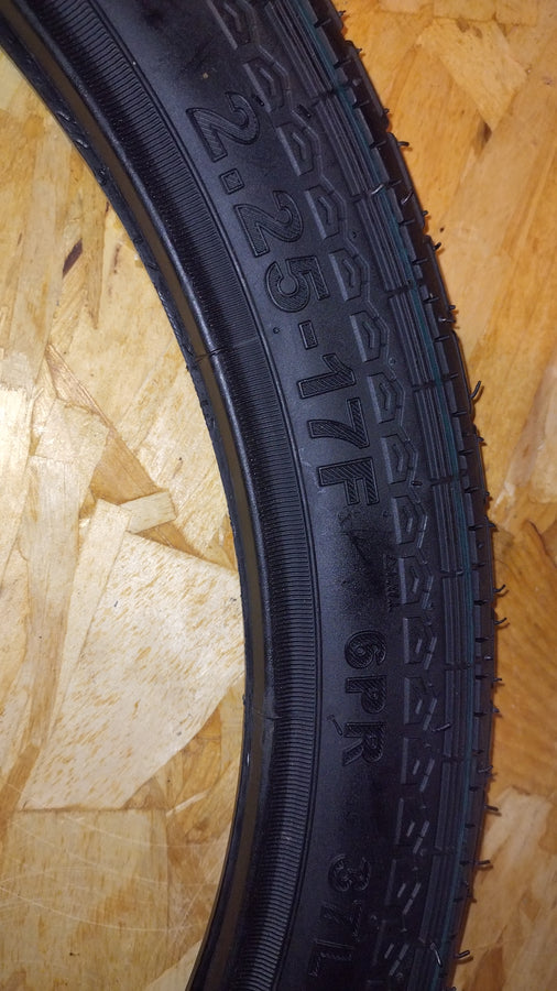 pneu  mobylette   Peugeot  103 Motobécane  51         2.25.17